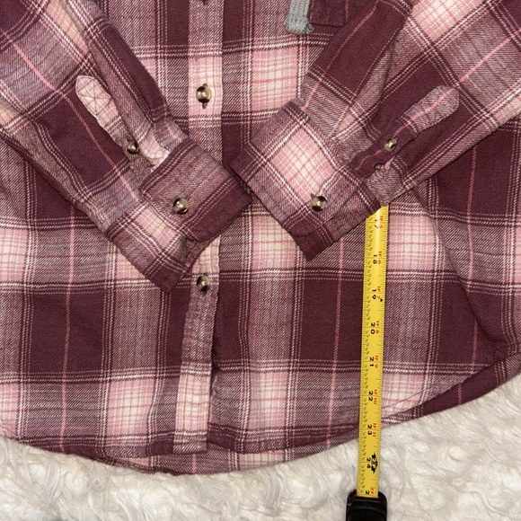 Lucky BrandšFlannel Plaid Button Front Pink Plaid Cropped Hoodie, Size Small - Picture 9 of 14